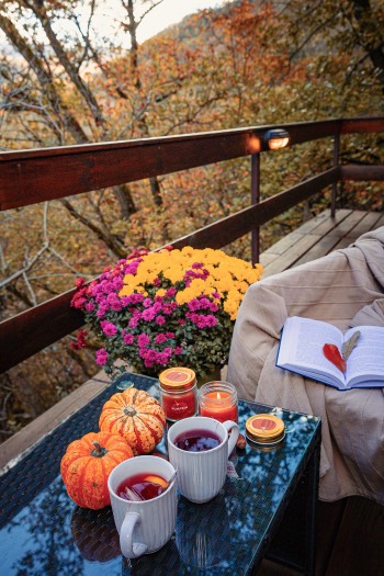 Őszi dekoráció az erkélyen